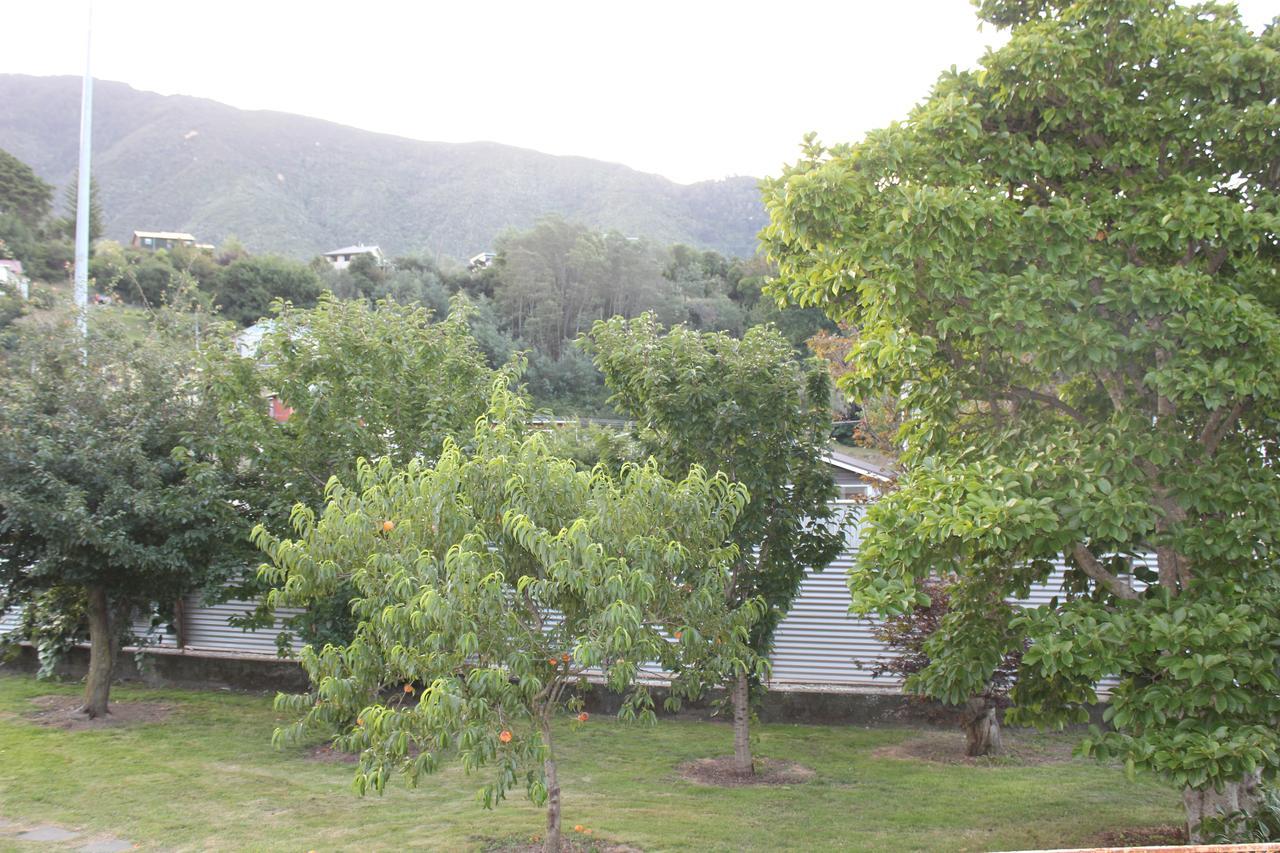 Top Of The Town Picton Exterior photo
